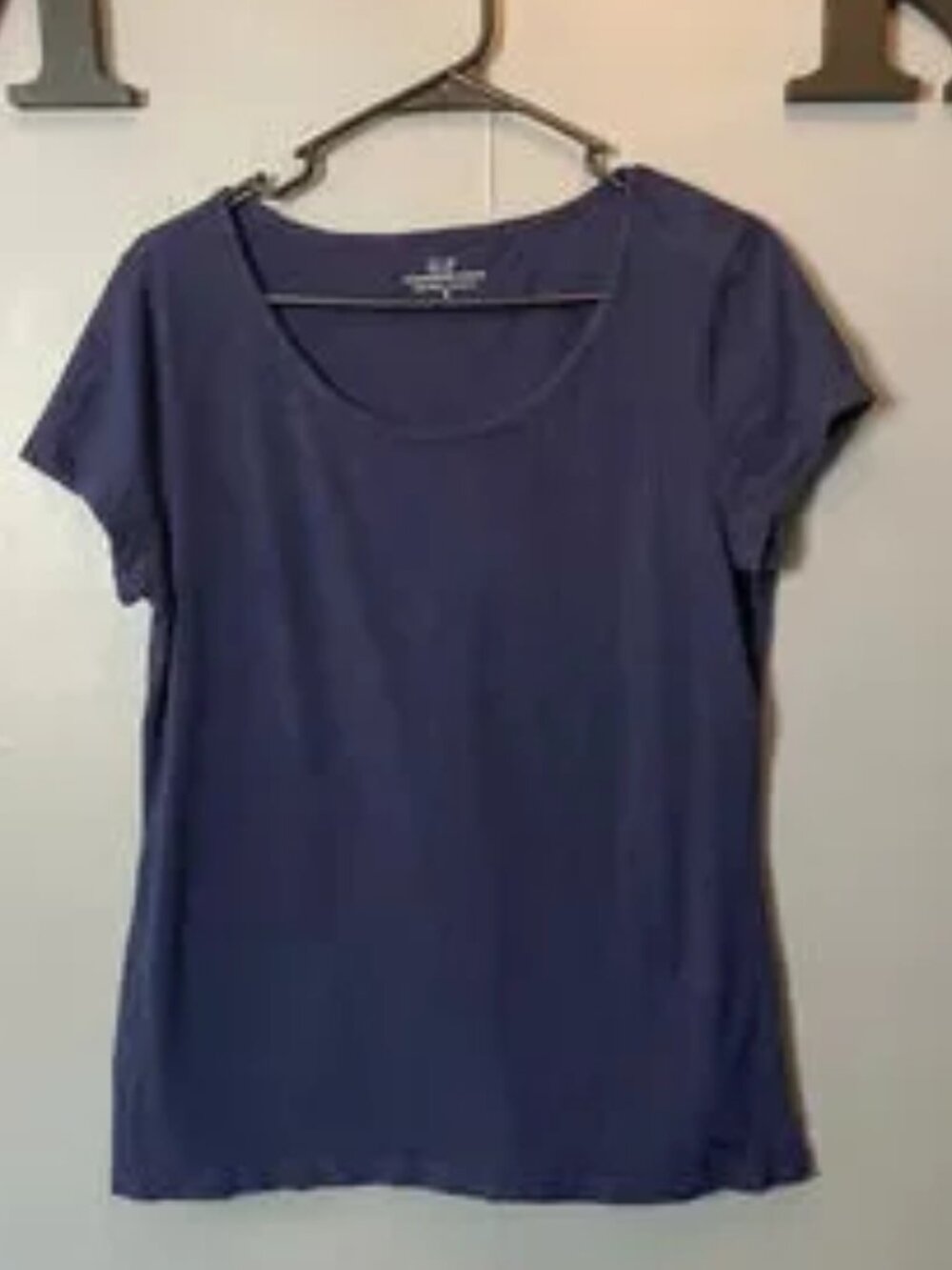 Vineyard vines navy blue scoopneck short sleeve T-shirt size small